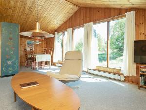 TV a/nebo společenská místnost v ubytování Cozy Beach House in albaek - By Traum Ferienwohnungen