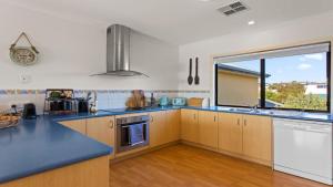 Una cocina o cocineta en Flinders Trim