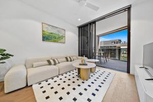 Μια τηλεόραση ή/και κέντρο ψυχαγωγίας στο Crème de la Crème -Sweet Stay on BNE Casino w Car