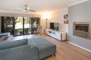 Et tv og/eller underholdning på Wait n Sea- WIFI, BBQ