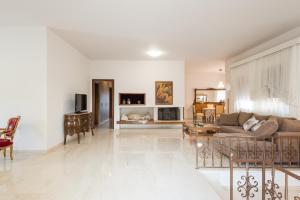 Χώρος καθιστικού στο Villa Katrin