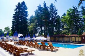 The swimming pool at or close to Hotel Gloria Palace Diplomat