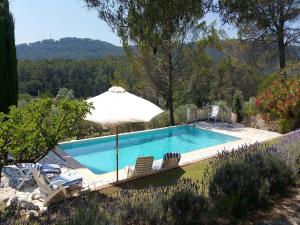 Kolam renang di atau dekat dengan Villa in Salernes with Pool and Scenic Views