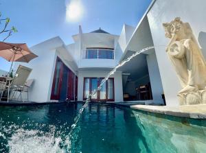 Πισίνα στο ή κοντά στο A Brand New Private Villa in Sanur Beach