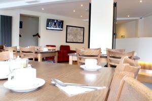Restoran atau tempat lain untuk makan di Discovery Inn - Leeds
