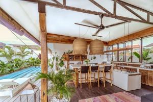 Fotografie z fotogalerie ubytování Villa Ubuntu 3BR Pool Ricefield Family&Friends group near Canggu v destinaci Kerobokan