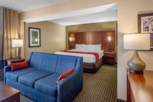 Postel nebo postele na pokoji v ubytování Comfort Inn & Suites Rochelle - DeKalb