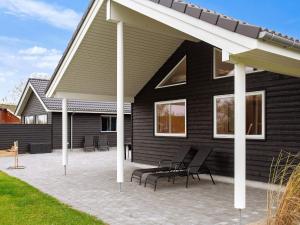 Το κτήριο όπου στεγάζεται  η παραθεριστική κατοικία