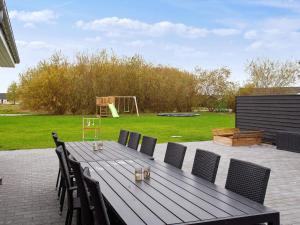 Κήπος έξω από το 22 person holiday home in Idestrup