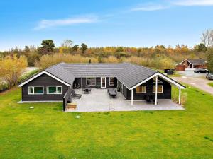 Το κτήριο όπου στεγάζεται  η παραθεριστική κατοικία