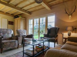 Χώρος καθιστικού στο Beautifully located country house with heated pool