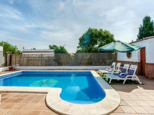 Πισίνα στο ή κοντά στο Family Villa with Pool
