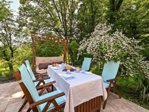 Taman di luar Charming Stay in Sveti Križ