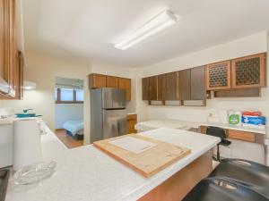 Gallery image of Cozy Airb&b Suite in South Vancouver in Vancouver +6 photos