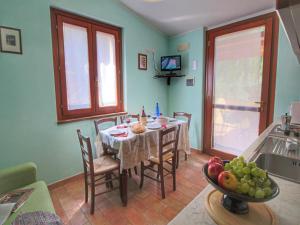 Φωτογραφία από το άλμπουμ του Country House with swimming pool and garden with Mediterranean plants σε Bettona