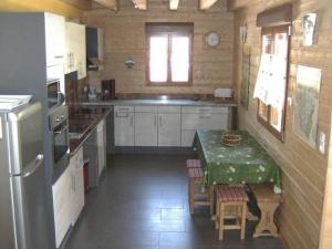 Kuchyň nebo kuchyňský kout v ubytování Chalet in Ventron near La Bresse Ski Area + 32 fotografií