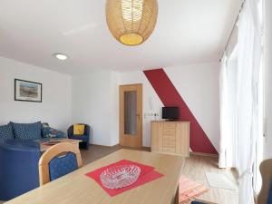 Ruang duduk di Spacious Apartment near Forest in Bad Dürrheim +33 gambar