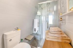 Vannituba majutusasutuses 1 Bed in Four Lanes oc-s32768