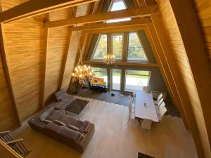 Postel nebo postele na pokoji v ubytování Trigon Villa Family , HOT POOL ,SAUNA,JACUZZI + 36 fotografií