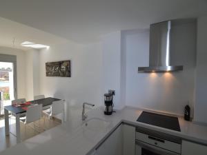 Η κουζίνα ή μικρή κουζίνα στο Holiday Home in Orihuela with Pool & Golf +32 φωτογραφίες