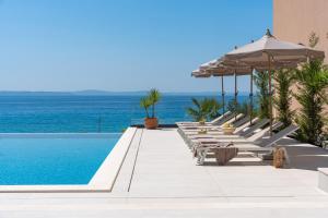 Bassein majutusasutuses NEW! Seaview Villa Bota: A Luxurious Coastal Retreat in Podstrana või selle lähedal