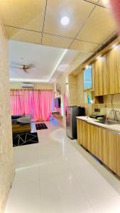 Kuchyň nebo kuchyňský kout v ubytování Sk Golden Studio Apartment