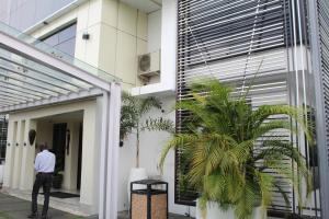 El edificio en el que está el hotel