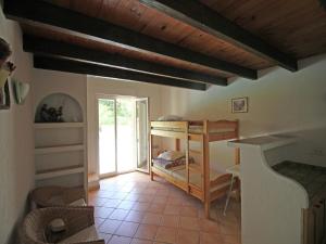 Katil atau katil-katil dalam bilik di Villa in Provence with Pool and Garden