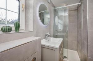 Ένα μπάνιο στο Spen Lane Apartments, York City Centre