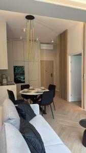 Χώρος καθιστικού στο Omega Lake Apartments New