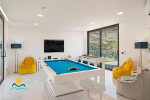 Μια τηλεόραση ή/και κέντρο ψυχαγωγίας στο OurMadeira - Seacrest, premium luxury