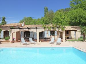 Πισίνα στο ή κοντά στο Villa in Salernes with Private Pool & Garden