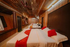 Imagen de la galería de Munroe Island Lake Resort, en Kollam 100 fotos más