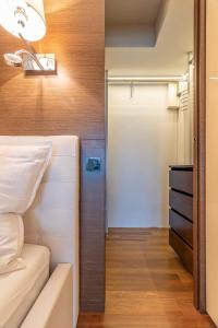 Katil atau katil-katil dalam bilik di Luxury with Danube river view