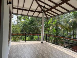 Μπαλκόνι ή βεράντα στο Anuhas Villa Dickwella