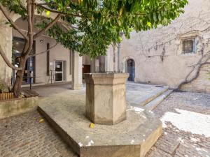 Imagine din galeria proprietății Apartment in Avignon near Palais de Papes în Avignon +32 fotografii