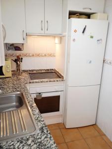 ビナロスにあるChambre double avec salle de bain privée et vue sur merのギャラリーの写真