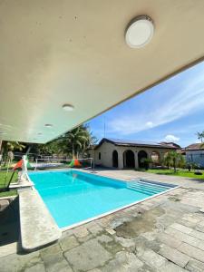 Swimmingpoolen hos eller tæt på Casa Grande Murubira - Belém-Mosqueiro, PA