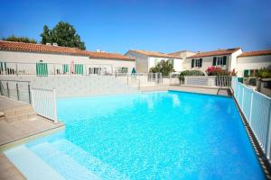 Πισίνα στο ή κοντά στο La Maison de L'Île de Ré - Proche du Port