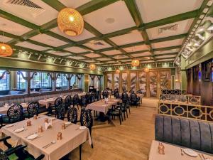 Restaurace v ubytování Dubai Grand Hotel by Fortune, Dubai Airport