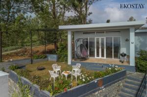 Zahrada ubytování EKOSTAY - Skyfall Mist Villa