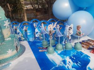 arozen birthday party with arozen cake and balloons at Lavender Lane in Ladysmith