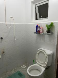 Ένα μπάνιο στο Zuri Homes