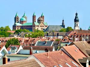 Gallery image of DomPanorama KLEINER BUDDHA Apartment für 2 Pers in Speyer +35 photos