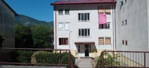 Το κτήριο όπου στεγάζεται  το δωμάτιο σε οικογενειακή κατοικία +1 φωτογραφίες