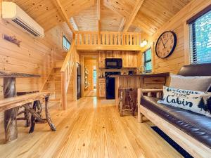 Kuchyň nebo kuchyňský kout v ubytování SaunaHaus - Log Cabin plus Private Sauna by the Brook + 22 fotografií