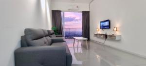 Posezení v ubytování Rainy Sanctuary Homestay With Netflix - 1 Parking