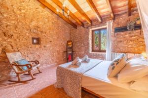 Postel nebo postele na pokoji v ubytování E433 Villa Son Fumat by Mallorca Villa Selection + 29 fotografií