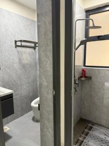 Koupelna v ubytování Kindaruma Home 1 Bedroom + 15 fotografií