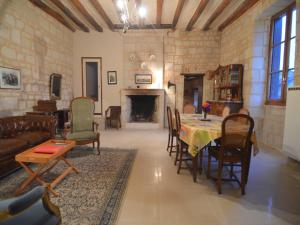 Χώρος καθιστικού στο Holiday Home in Lerné with Garden